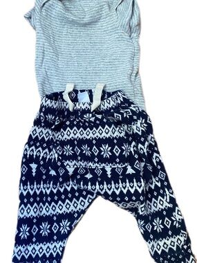 Baby set- 2 for $10, 3 for $12
